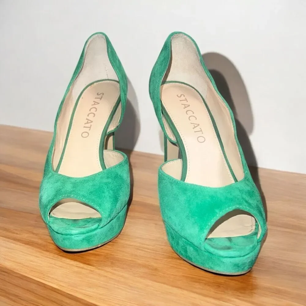 ✨Staccato Suede Open Toe Sz 35/5 Heels✨